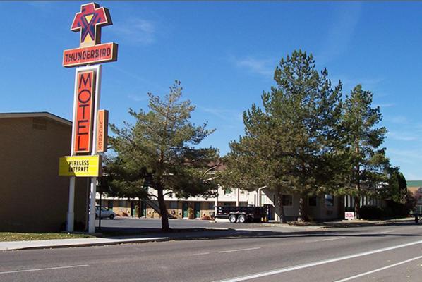 Thunderbird Motel Покателло Экстерьер фото